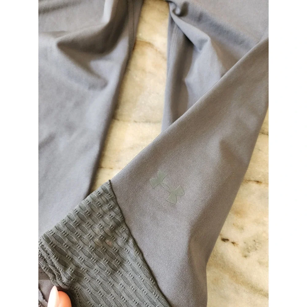 Under Armour HeatGear Gray Compression Capri Leggings Mesh Cuffs Womens Medium